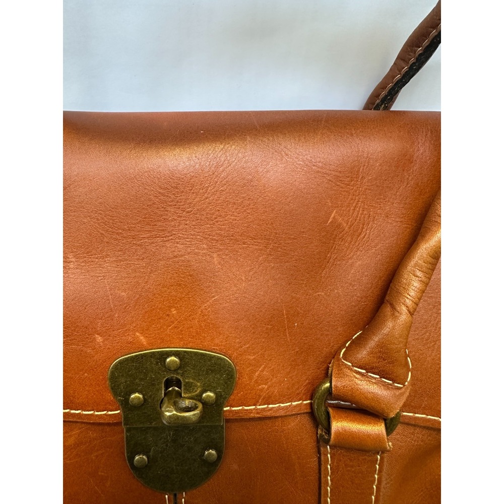 Patricia Nash Heritage Vienna Shoulder Bag In Tan with Brass Turn Lock Closure - Picture 6 of 16